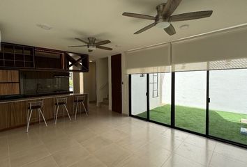 Casa en condominio en  Calle 27, Cholul, Mérida, Yucatán, 97305, Mex