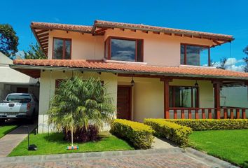 Casa en  Tumbaco, Quito