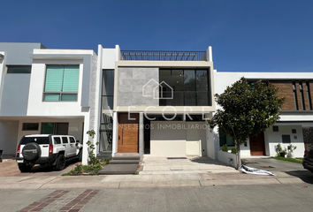 Casa en condominio en  Circuito Del Imperio Galo P, Valle Imperial, Zapopan, Jalisco, 45134, Mex