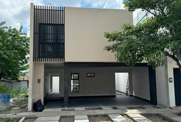 Casa en  Avenida Del Sol, Anacleto Canabal Tercera Sección, Centro, Tabasco, 86287, Mex