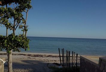 Lote de Terreno en  Calle 20, Chicxulub Pueblo, Yucatán, 97340, Mex