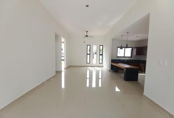 Casa en condominio en  Pueblo Conkal, Conkal