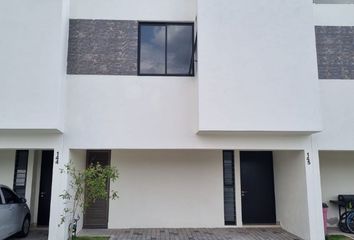 Casa en condominio en  Calzada Juan Gil Preciado, Arboreto Resdencial, Tesistán, Zapopan, Jalisco, 45200, Mex