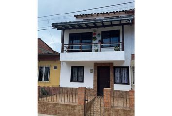 Casa en  La Ceja, Antioquia