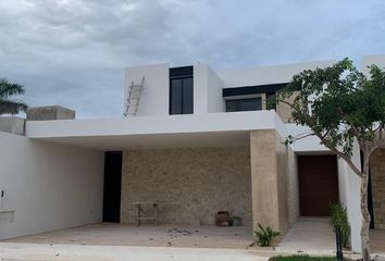 Casa en condominio en  X Canatún, Mérida, Yucatán, Mex