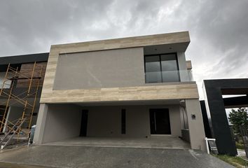 Casa en  El Yerbaniz, Santiago, Nuevo León, Mex