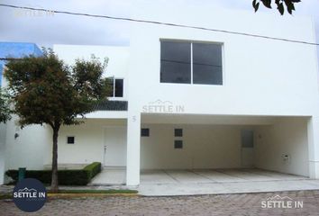 Casa en  Calle Antiguo Camino Real A Cholula 107, Residencial Zavaleta, Pueblo De San Bernardino Tlaxcalancingo, San Andrés Cholula, Puebla, 72837, Mex