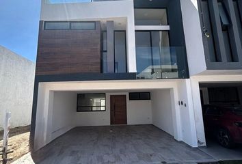 Casa en  Avenida 5 De Mayo, Santiago Mixquitla, Cholula De Rivadavia, Puebla, México