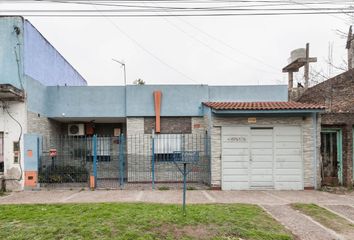 Casa en  Monte Grande, Esteban Echeverría