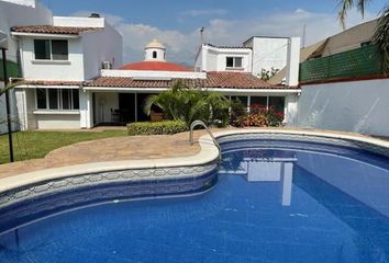 Casa en  Calle Vista Hermosa, Chipitlán, Mina V, Cuernavaca, Morelos, 62070, Mex