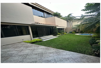 Casa en  Paseo De Los Tabachines, Los Tabachines, Cuernavaca, Morelos, 62498, Mex