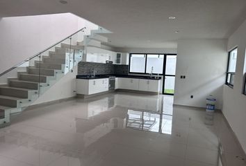 Casa en  Privada Almendros, Real Del Bosque, Corregidora, Querétaro, 76923, Mex