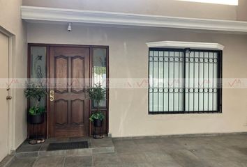 Casa en  Calle Bosques De Pirineos 520, San Pedro Garza García, Nuevo León, 66250, Mex