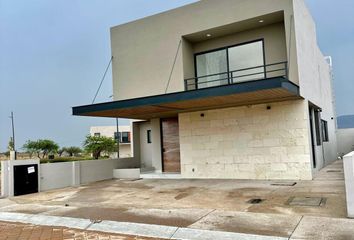 Casa en condominio en  Privada Campanario 98, Lomas Del Campanario I, Santiago De Querétaro, Querétaro, 76146, Mex