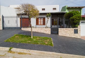 Casa en  Calle Humberto I 2102-2200, Coronel De Marina Leonardo Rosales, Provincia De Buenos Aires, Arg