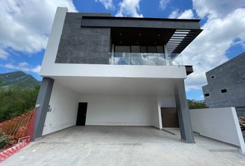 Casa en  Calle Ordoñez, El Yerbaniz, Santiago, Nuevo León, 67302, Mex