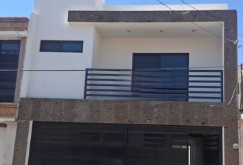 Casa en  Avenida Capitán Pedro Celestino Negrete, Zona Centro, Durango, 34000, Mex