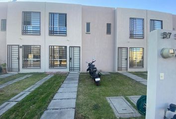 Casa en condominio en  Calle De Las Plazas, Fraccionamiento La Estancia, Apaseo El Grande, Guanajuato, 38185, Mex