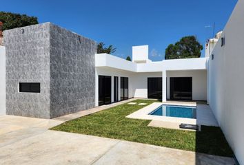 Casa en  Lomas De Atzingo, Cuernavaca, Morelos