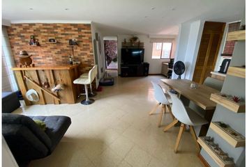 Apartamento en  Loma De Los Bernal, Medellín