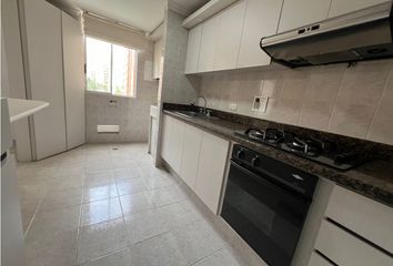 Apartamento en  Loma De Los Bernal, Medellín