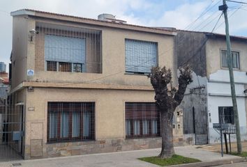 Casa en  Remedios De Escalada, Partido De Lanús