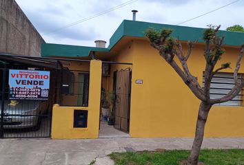 Casa en  Morón, Partido De Morón