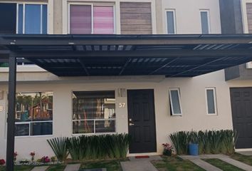 Casa en  Avenida Alcanfores 24-24, San Juan Cuautlancingo, Cuautlancingo, Puebla, 72704, Mex