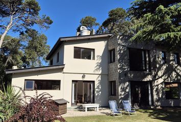 Casa en  Bosque Peralta Ramos, Mar Del Plata