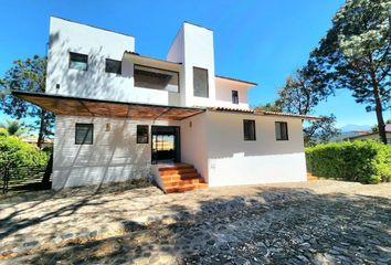 Casa en  Calle Del Rosal 13, Avándaro, Valle De Bravo, México, 51200, Mex