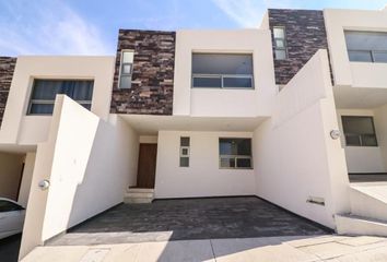 Casa en  Calle Pino, Puerto De Buenavista, Morelia, Michoacán De Ocampo, 58301, Mex