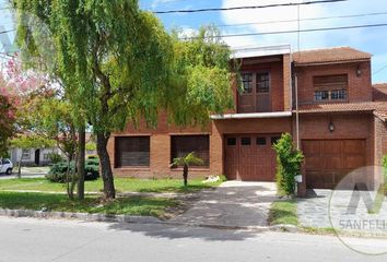 Casa en  Villa Primera, Mar Del Plata