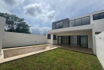 Casa en  Avenida Flamboyán, Conkal, Yucatán, 97347, Mex