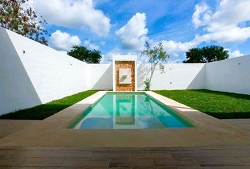 Casa en  Avenida Flamboyán, Conkal, Yucatán, 97347, Mex