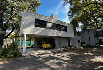 Casa en  Cumbres Del Golf, Villa Allende