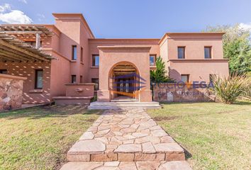 Casa en  El Casco De Leloir, Partido De Ituzaingó