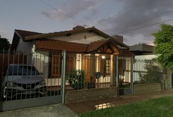 Casa en  Adrogué, Partido De Almirante Brown