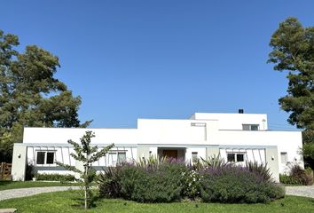 Casa en  Pinares Country Club, Exaltación De La Cruz