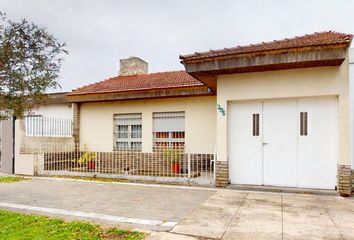 Casa en  Tolosa, Partido De La Plata