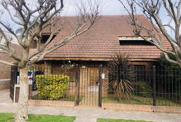 Casa en  Villa Elisa, Partido De La Plata