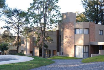 Casa en  Cumbres Del Golf, Villa Allende