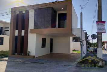 Casa en  Jardines De Champayan 1, Tampico