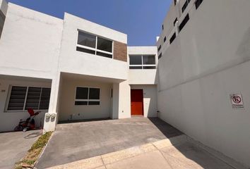 Casa en condominio en  Calle Villa Juárez, Santa Ana Tepetitlán, Zapopan, Jalisco, 45230, Mex