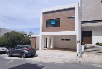 Casa en  Avenida Cumbres, García, Nuevo León, 66035, Mex