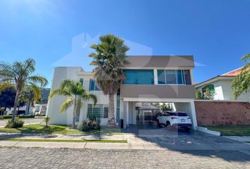 Casa en condominio en  Circuito De Los Laureles 306, Palomar, Tlajomulco De Zúñiga, Jalisco, 45645, Mex