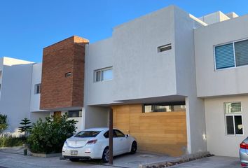 Casa en condominio en  Hacienda Juriquilla Santa Fé, Querétaro, Mex