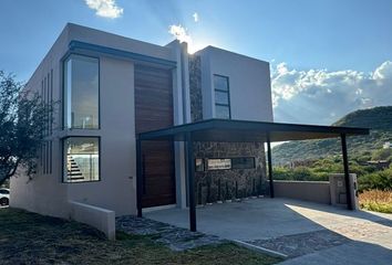 Casa en  Altozano El Nuevo Querétaro, Municipio De Querétaro