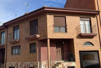 Chalet en  Benavides De Orbigo, León Provincia