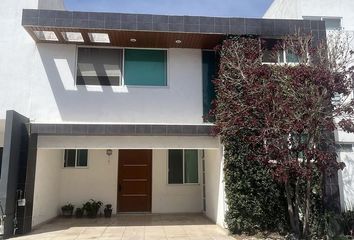 Casa en  Calle De La Plata, Arboreto Residencial Arborada, Cholula De Rivadabia, San Pedro Cholula, Puebla, 72770, Mex