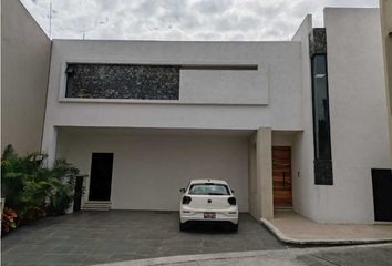 Casa en  Palmira Tinguindin, Cuernavaca, Morelos